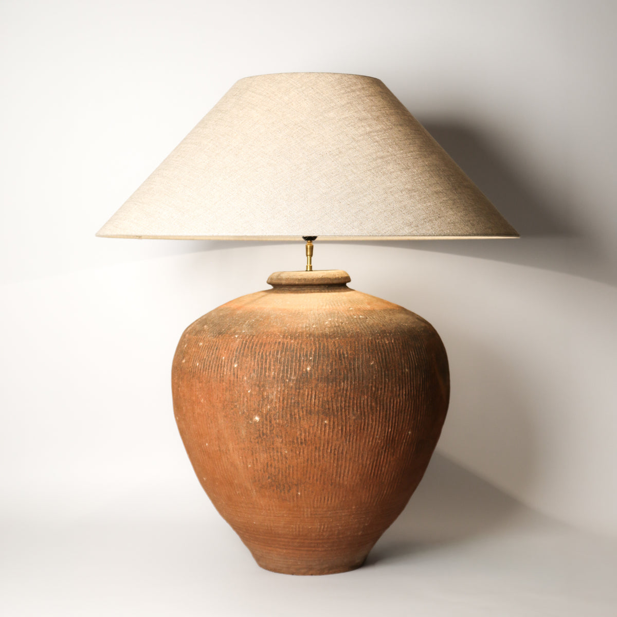 (1) Lamp 002